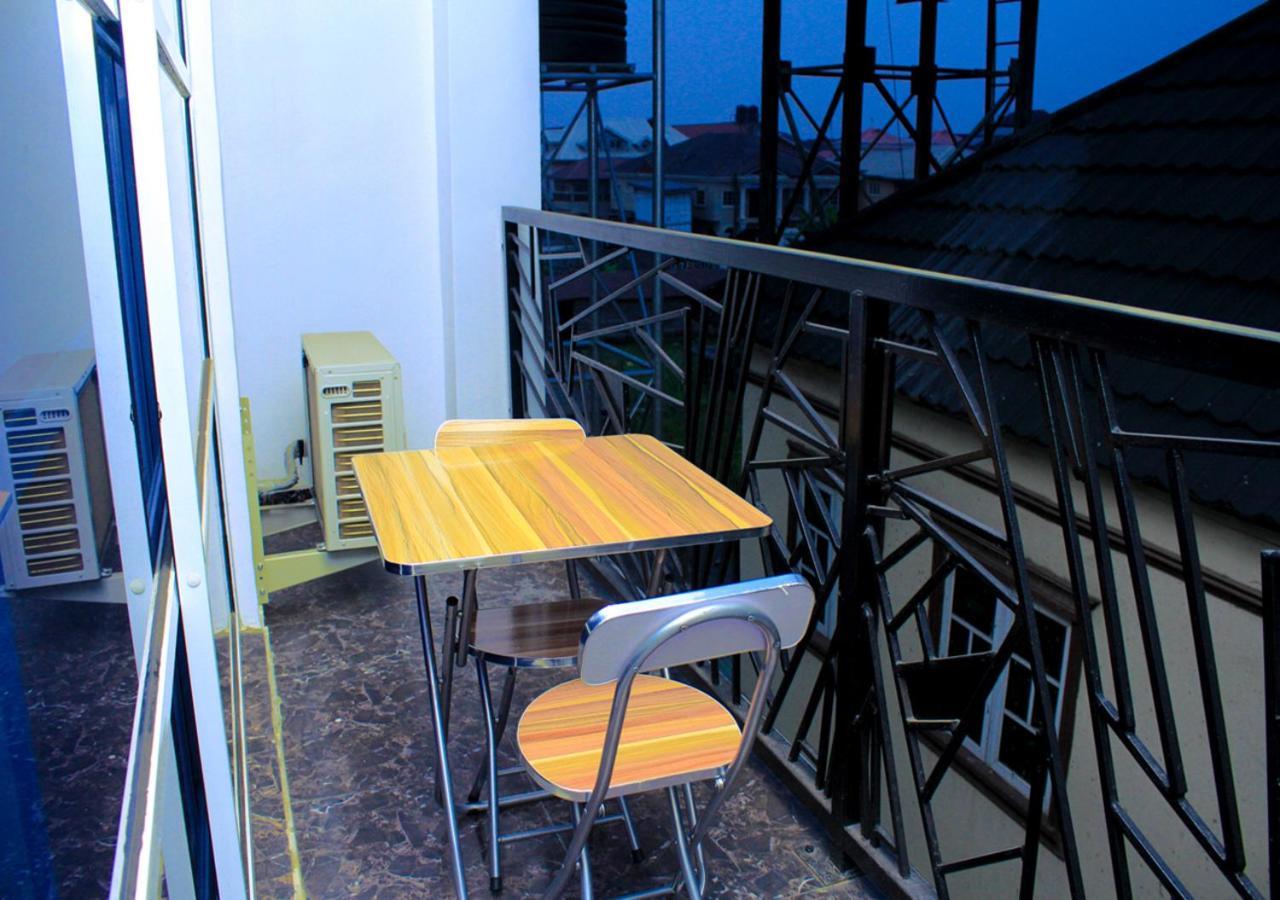 24/7 Luxury Apartment Lagos Esterno foto